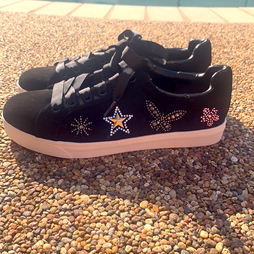 Libby Edelman black sneakers size 8